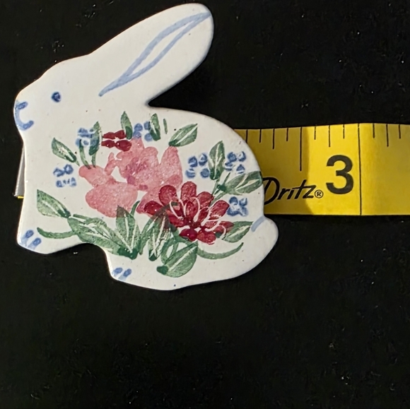 Vintage Hand Painted Rabbit Pin / Brooch - Picture 6 of 8